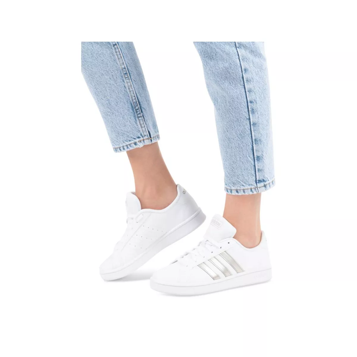 Basket adidas 2024 blanche femme