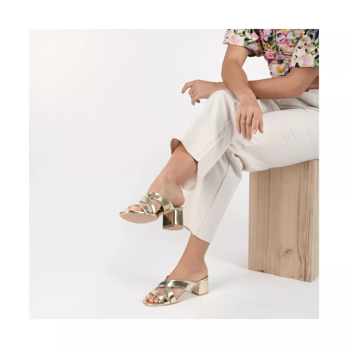 Chaussea mules outlet