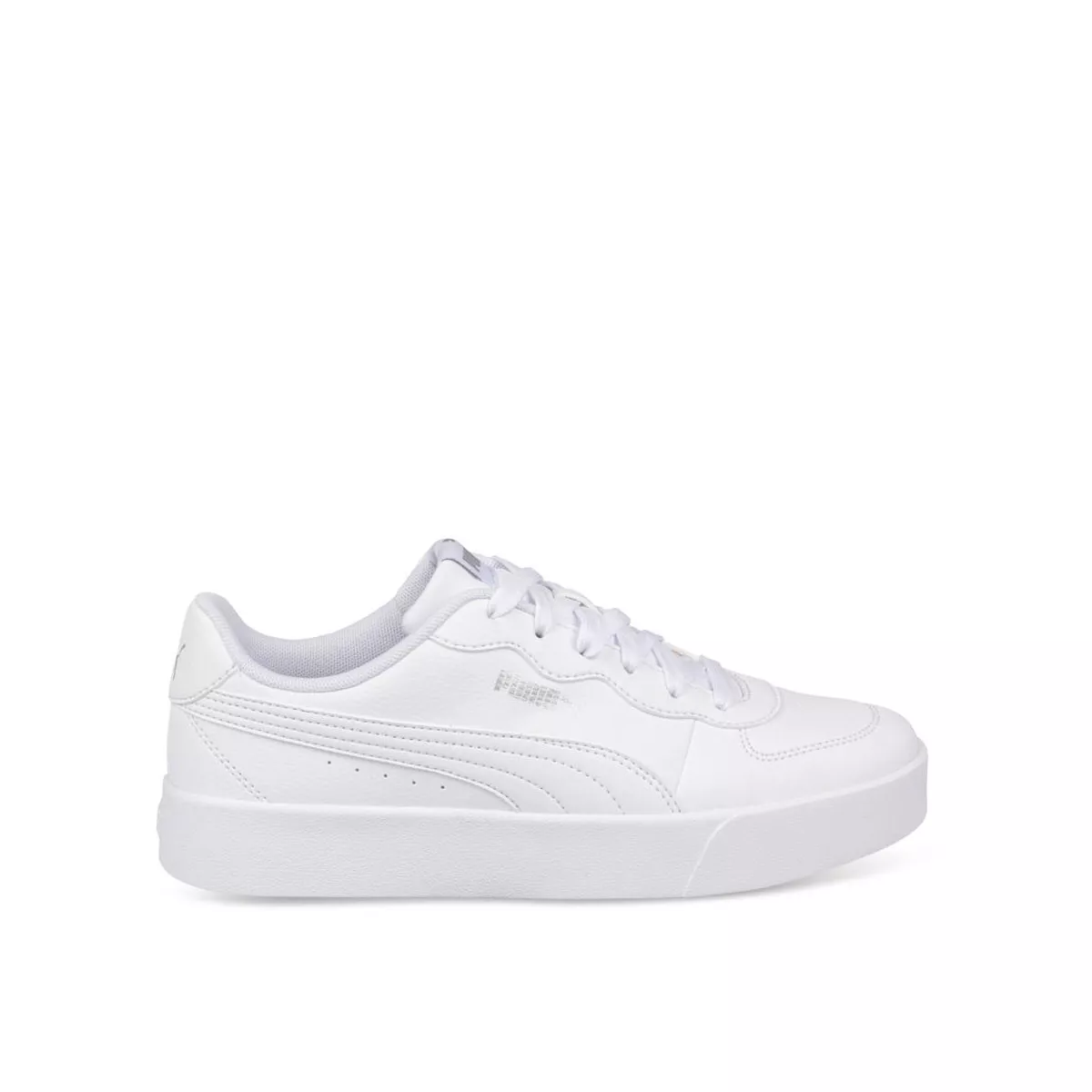 Baskets BLANCHES PUMA Skye Clean